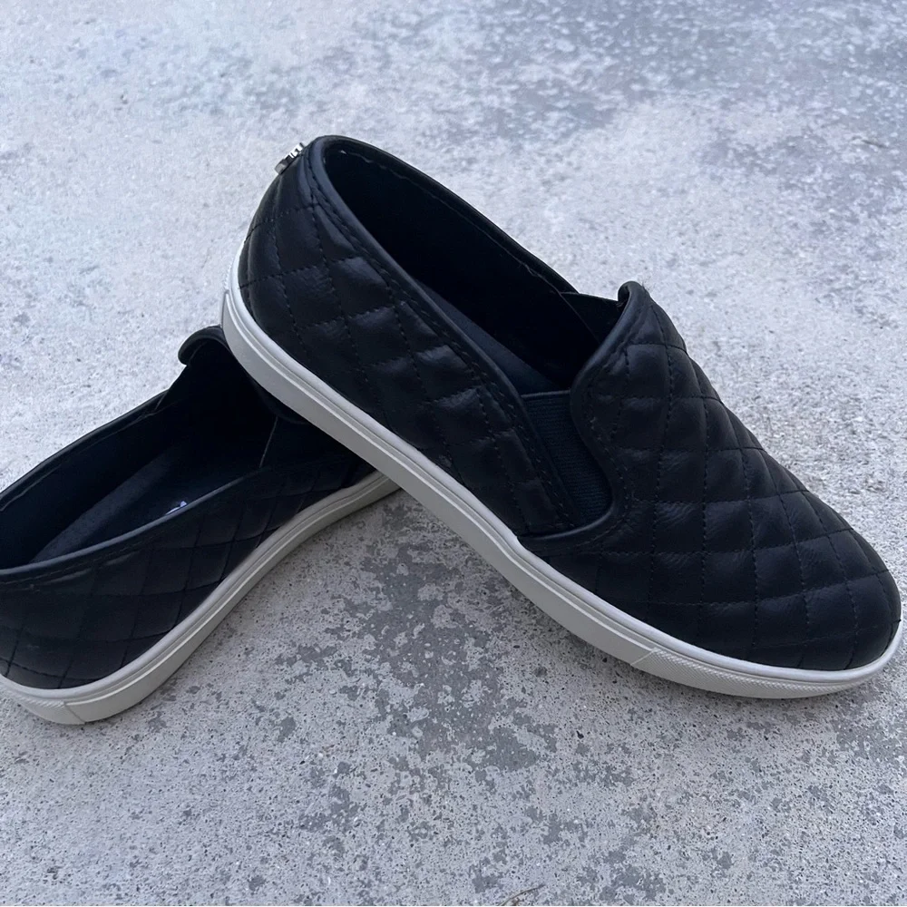 Steve Madden women Ecentric-Q slip‎ on shoes